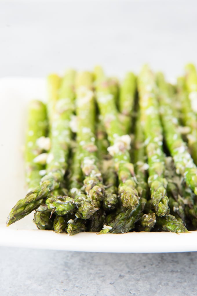 Oven-Roasted-Asparagus-with-Garlic-Parmesan-Lemon-6-1